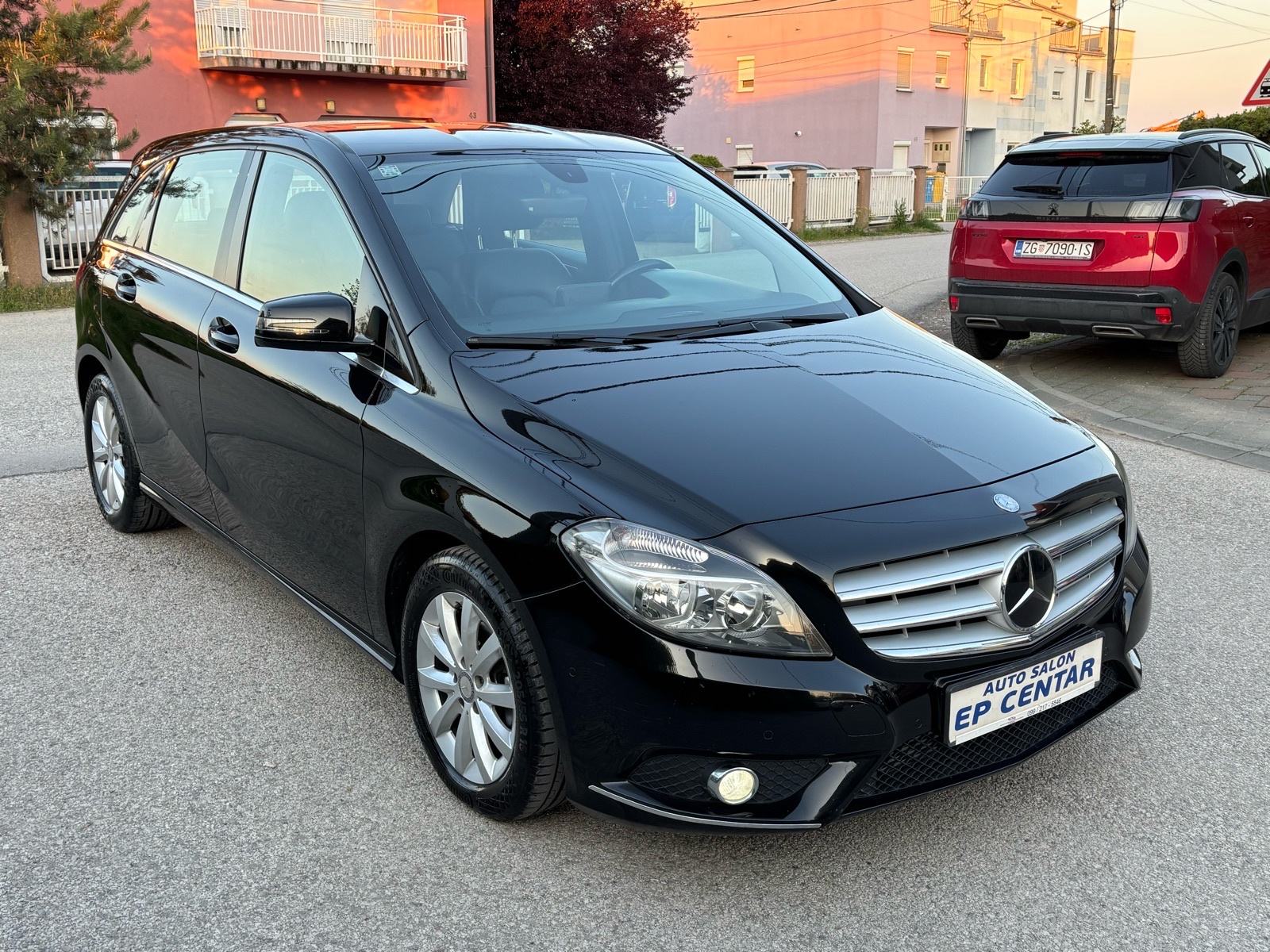 Mercedes B 180 CDI,MB motor,Koža,Kamera!, pogled izvana - slika 5