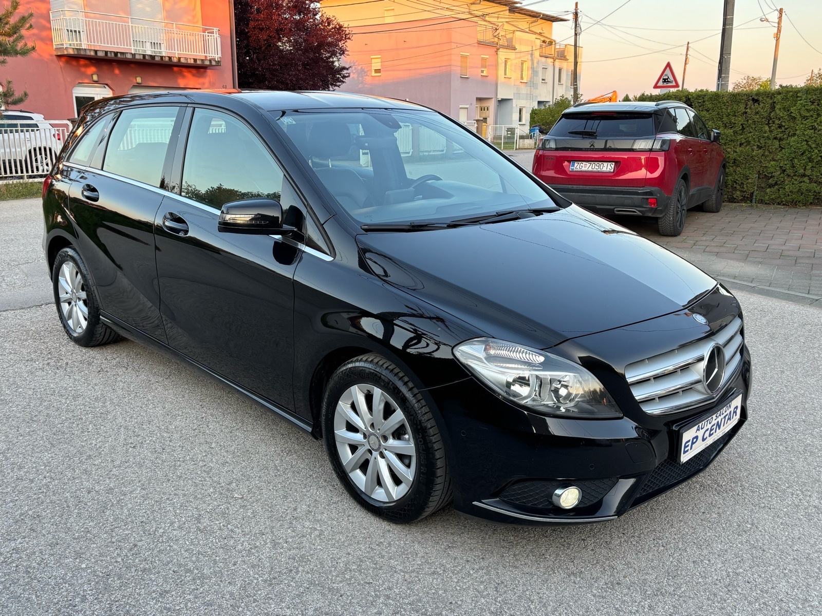 Mercedes B 180 CDI,MB motor,Koža,Kamera!, fotografija 6