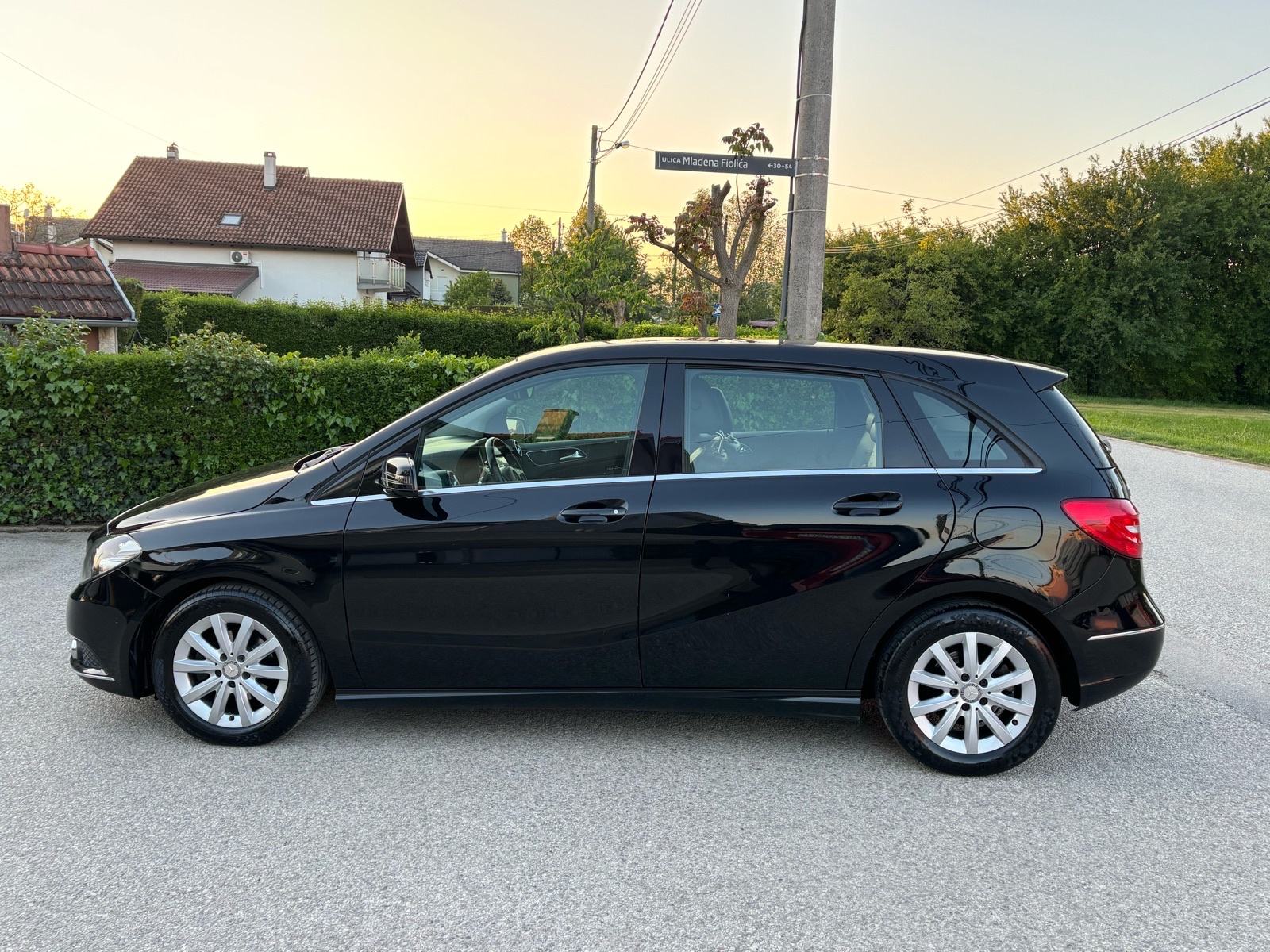 Mercedes B 180 CDI,MB motor,Koža,Kamera!, fotografija 12