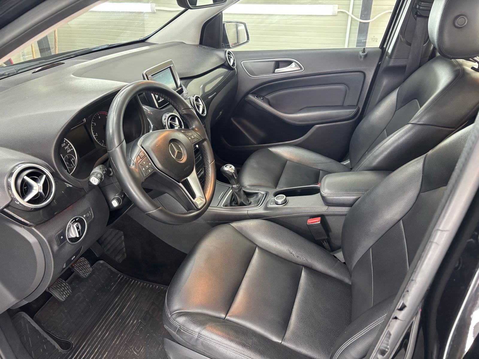 Mercedes B 180 CDI,MB motor,Koža,Kamera!, fotografija 14