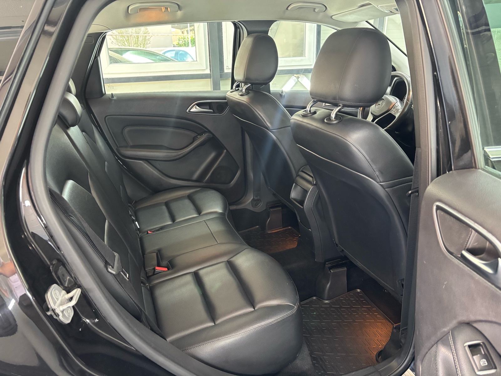 Mercedes B 180 CDI,MB motor,Koža,Kamera!, fotografija 16