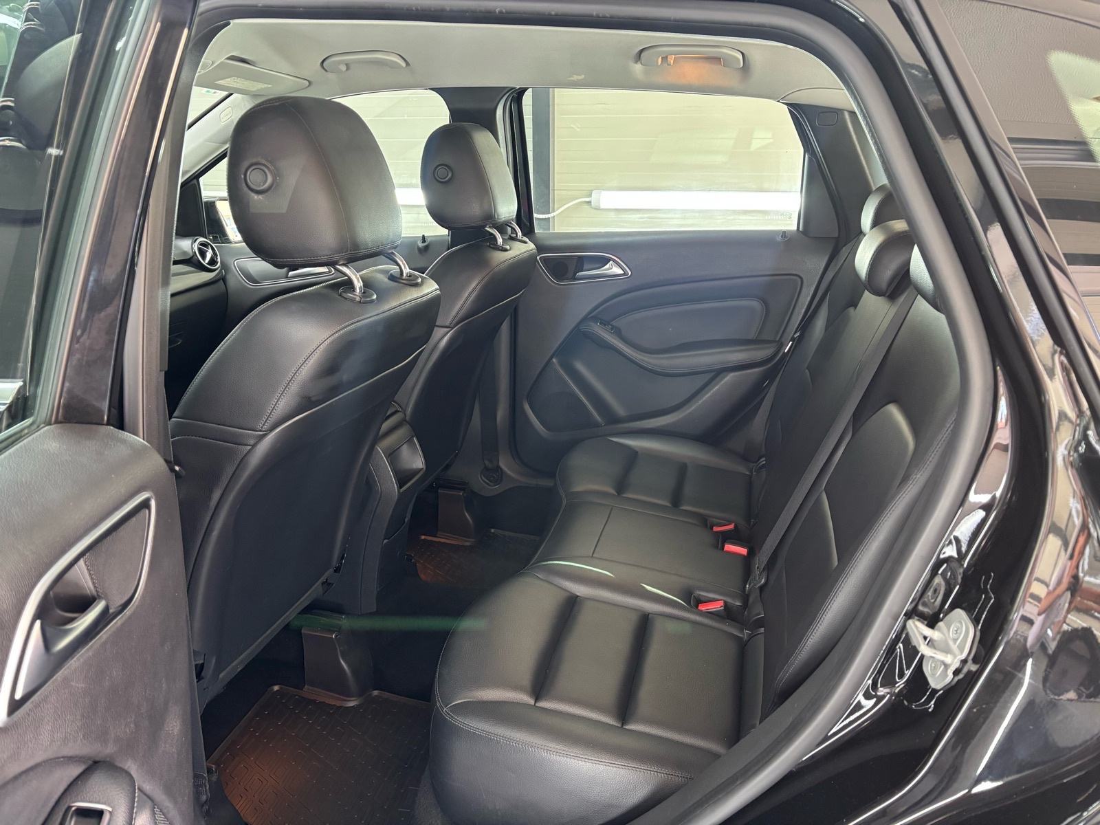 Mercedes B 180 CDI,MB motor,Koža,Kamera!, fotografija 17
