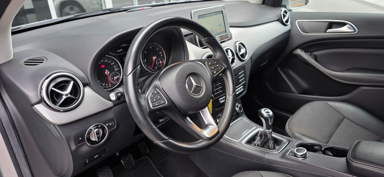 Mercedes B200 CDI, 6 BRZINA, LED, KLIMA, NAVI, 2XPDC, KAM, JAMSTVO..., fotografija 11