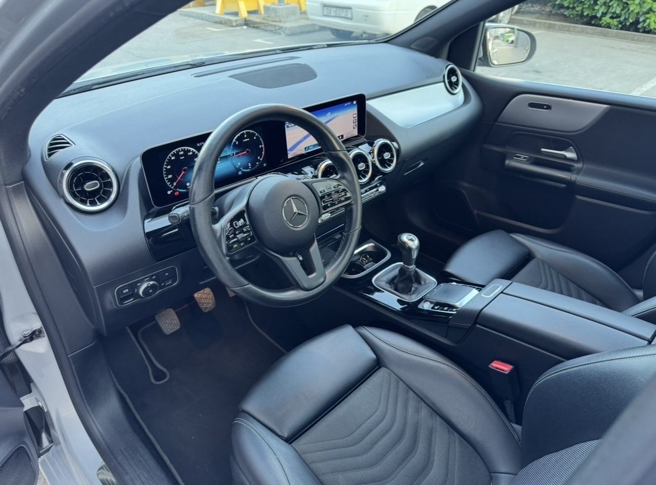 Mercedes B Klasa 180d PANORAMA-LED-MRTVI KUT-WIDESCREEN, fotografija 11