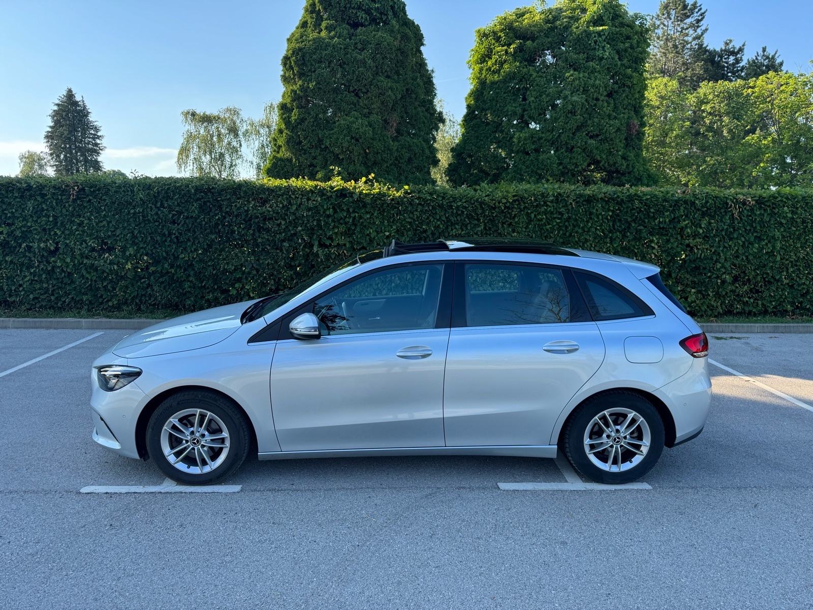 Mercedes B Klasa 180d PANORAMA-LED-MRTVI KUT-WIDESCREEN, fotografija 8