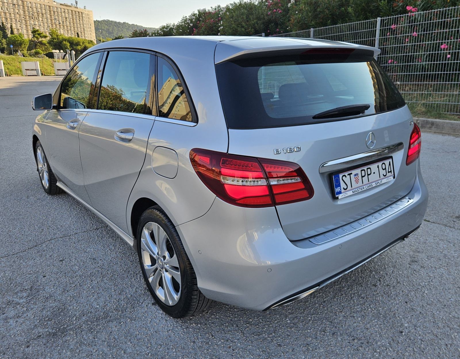 MERCEDES B180 CDI • URBAN • REDIZAJN • SAMO 147.000 KM • JAMSTVO, fotografija 10