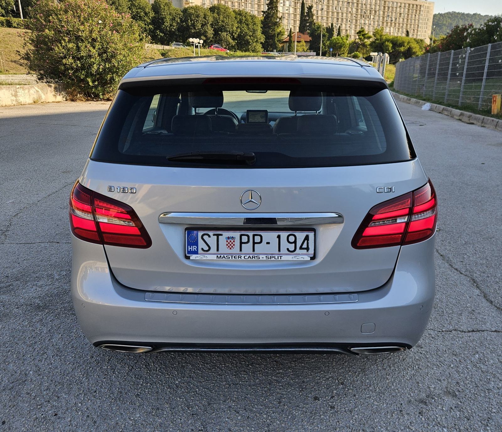 MERCEDES B180 CDI • URBAN • REDIZAJN • SAMO 147.000 KM • JAMSTVO, fotografija 9