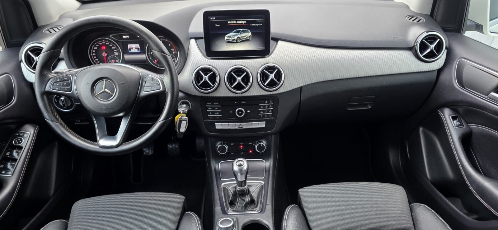 Mercedes B180d, 6 BRZINA, FULL LED, NAVI, LANE ASS, KAM, JAMSTVO..., fotografija 14