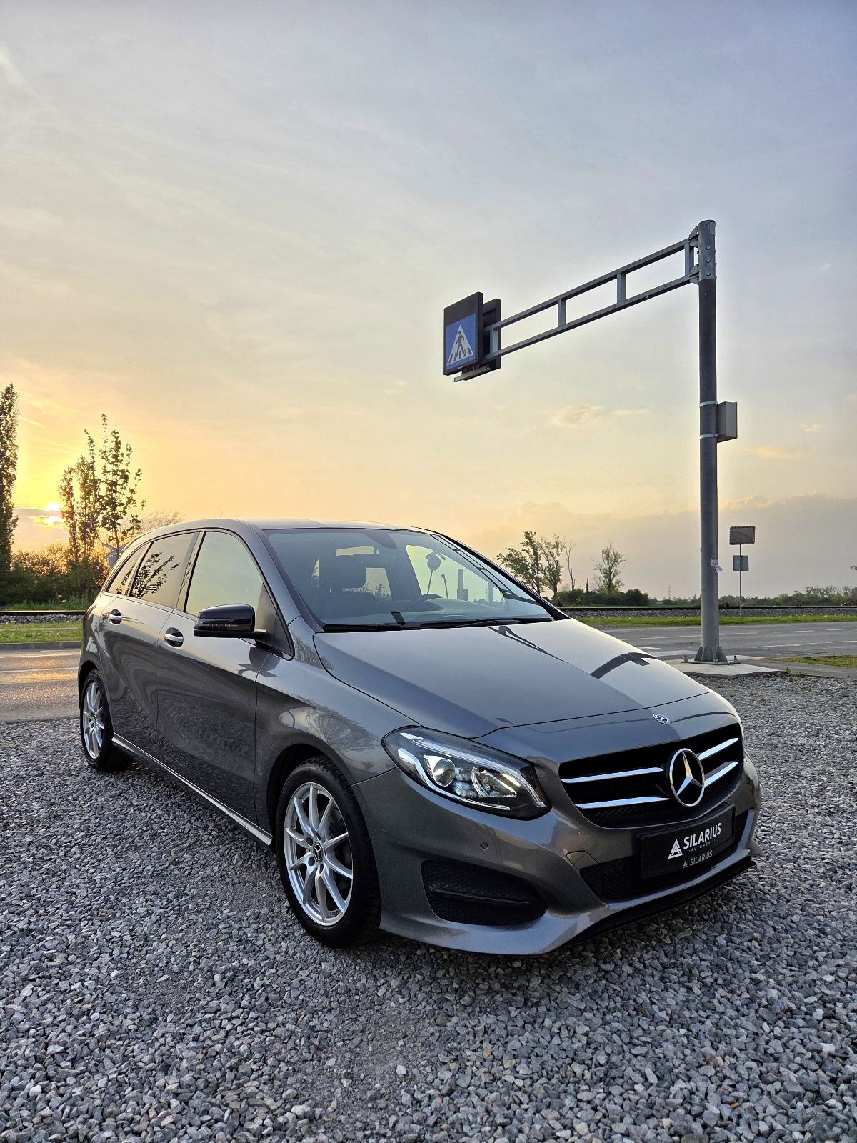 Mercedes B180D-AUTOMATIK-145TKM-JAMSTVO 24MJ-LED,AMBIENT,PDC,KAMERA, pogled izvana - slika 3