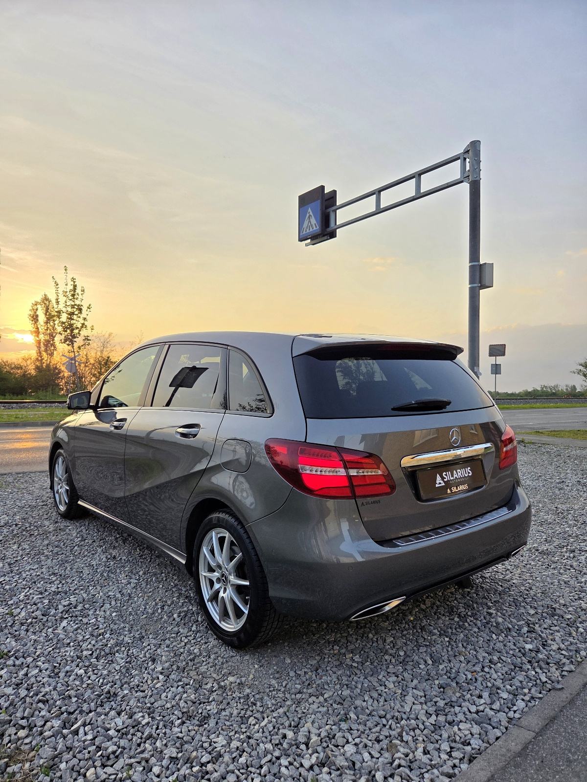 Mercedes B180D-AUTOMATIK-145TKM-JAMSTVO 24MJ-LED,AMBIENT,PDC,KAMERA, fotografija 8