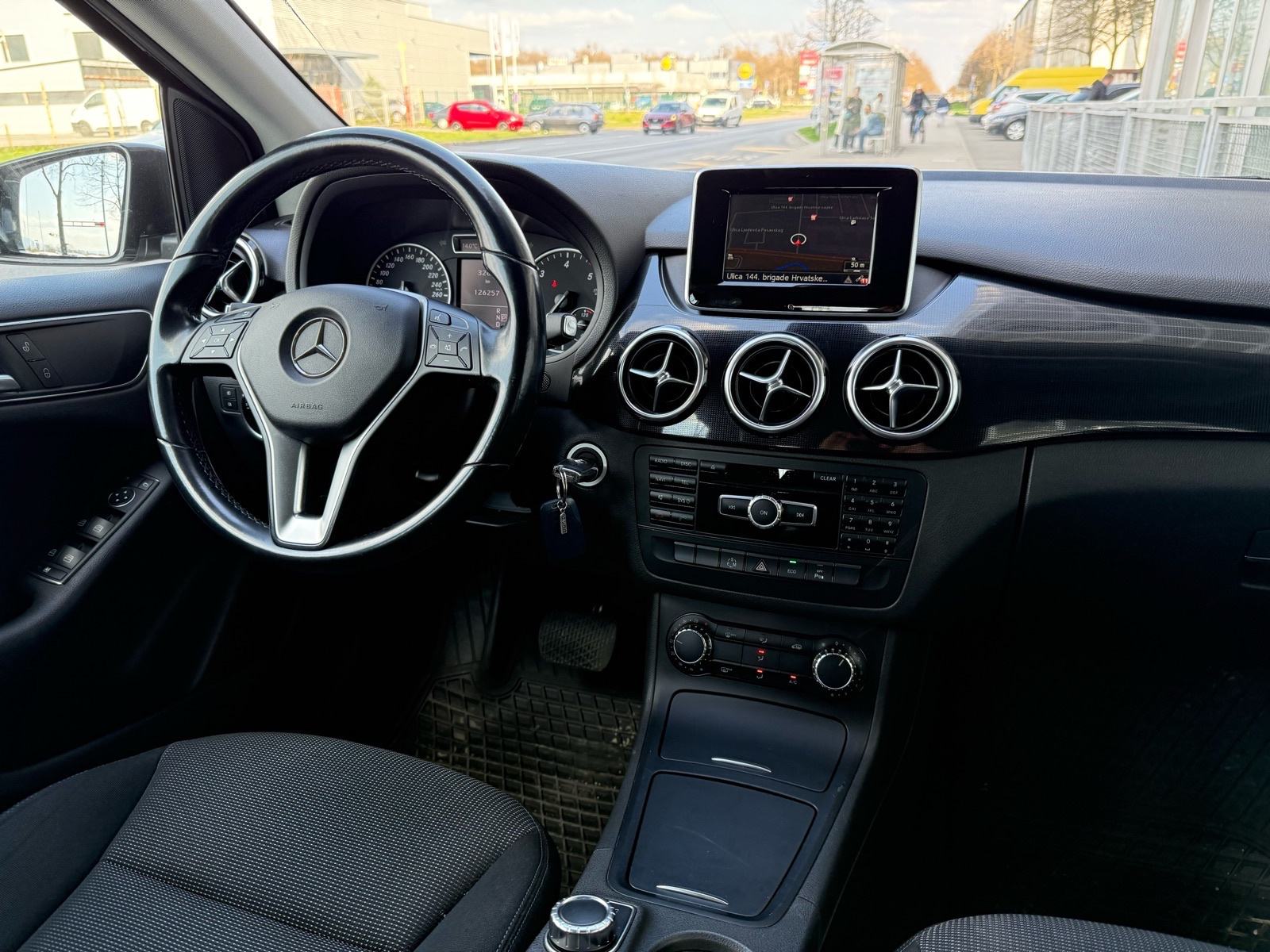 Mercedes B180CDI AUTOMATIK °NIJE UVOZ°PRVI VLASNIK°REG:12/2026°, fotografija 13