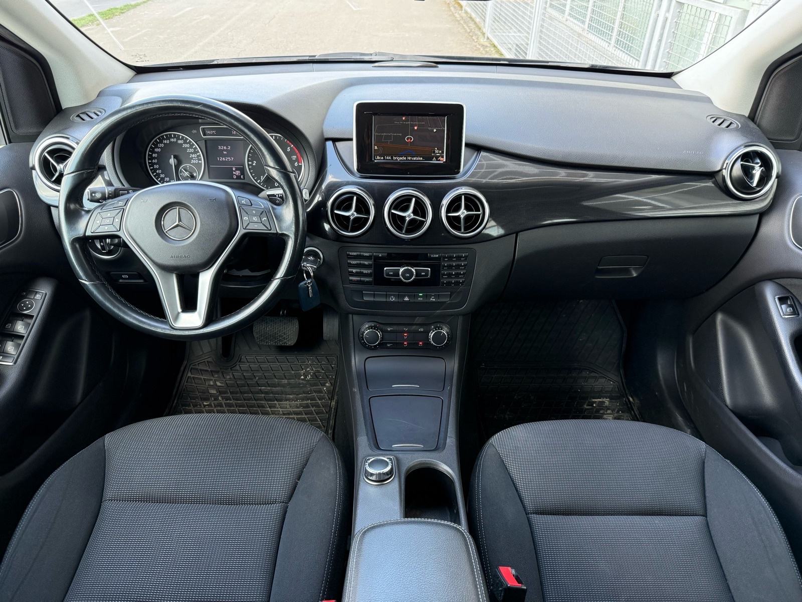Mercedes B180CDI AUTOMATIK °NIJE UVOZ°PRVI VLASNIK°REG:12/2026°, fotografija 12