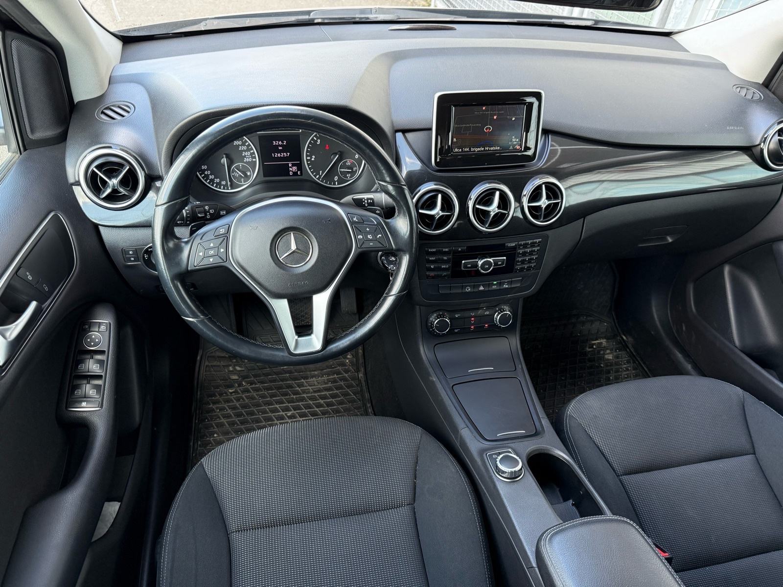 Mercedes B180CDI AUTOMATIK °NIJE UVOZ°PRVI VLASNIK°REG:12/2026°, fotografija 11