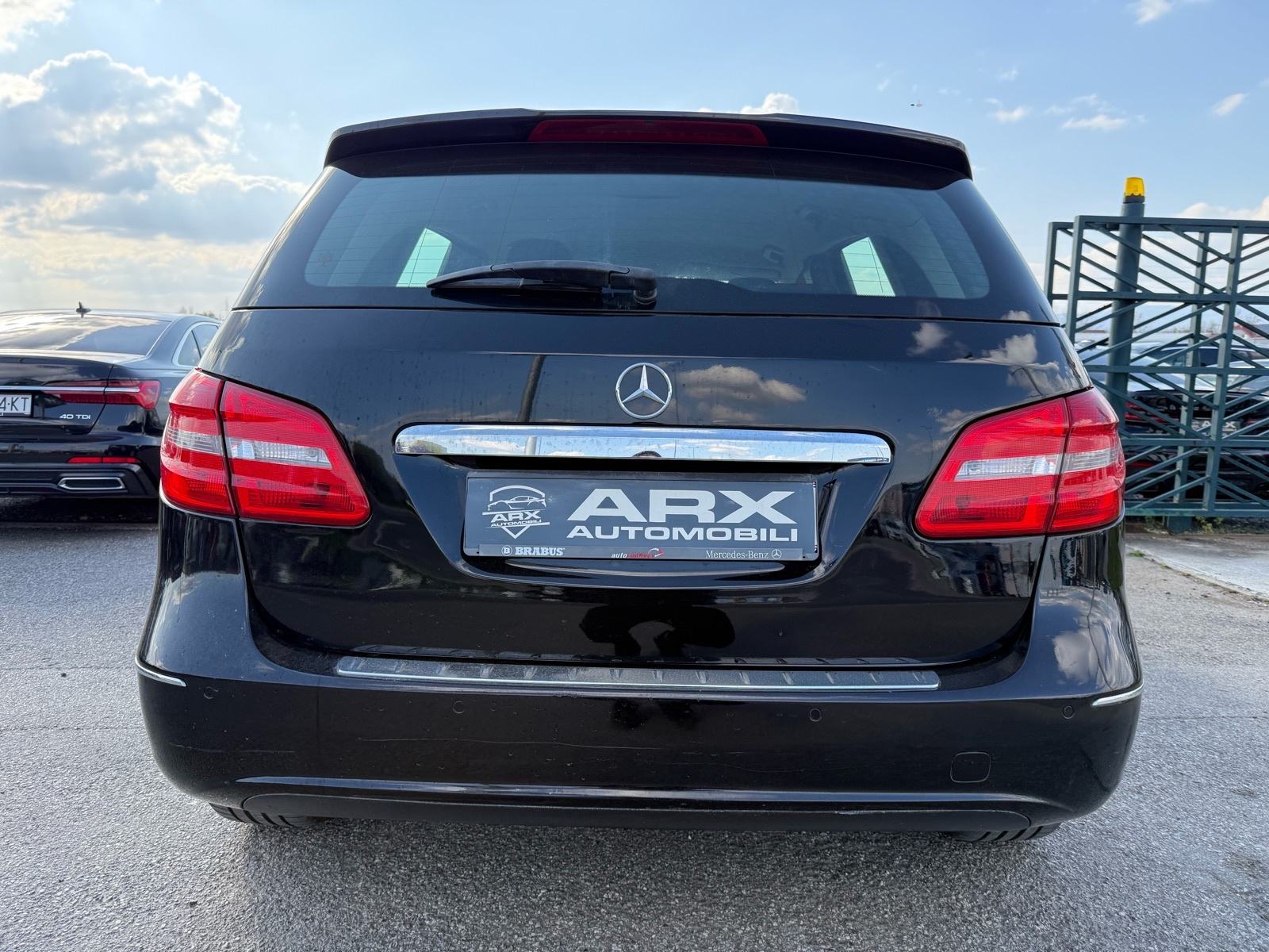 Mercedes B180CDI AUTOMATIK °NIJE UVOZ°PRVI VLASNIK°REG:12/2026°, fotografija 7