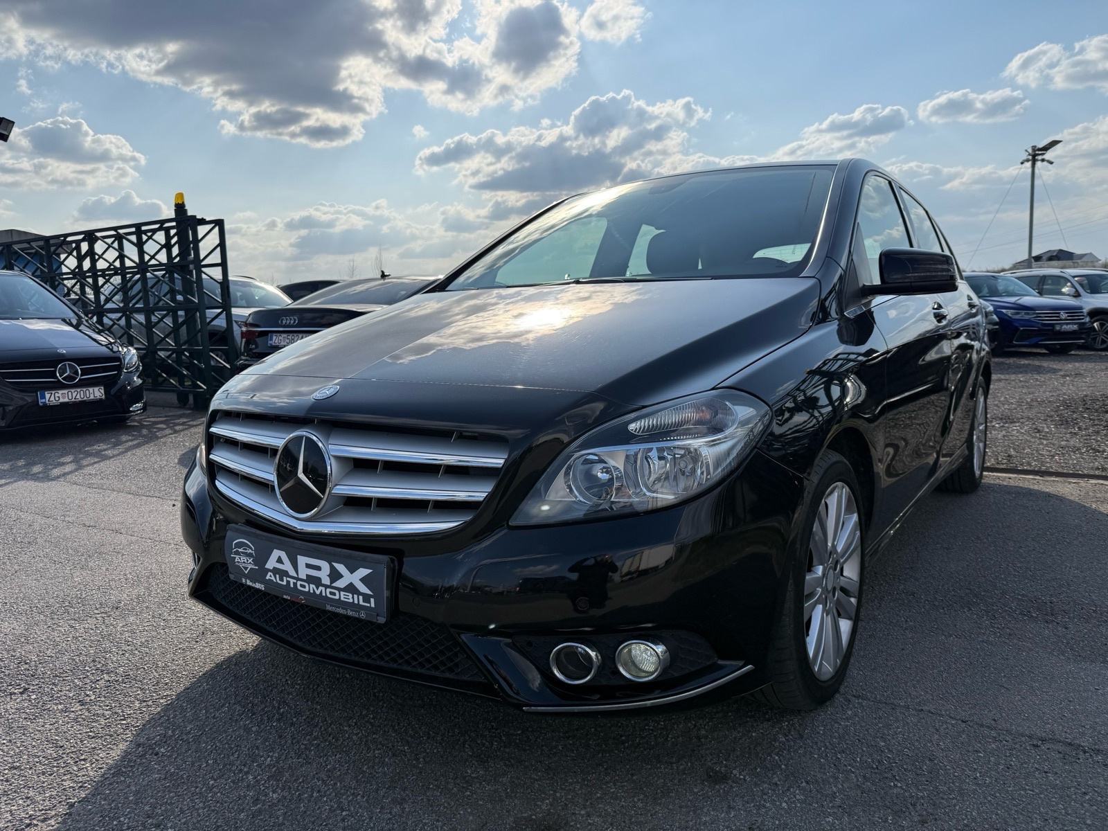 Mercedes B180CDI AUTOMATIK °NIJE UVOZ°PRVI VLASNIK°REG:12/2026°, pogled izvana - slika 3