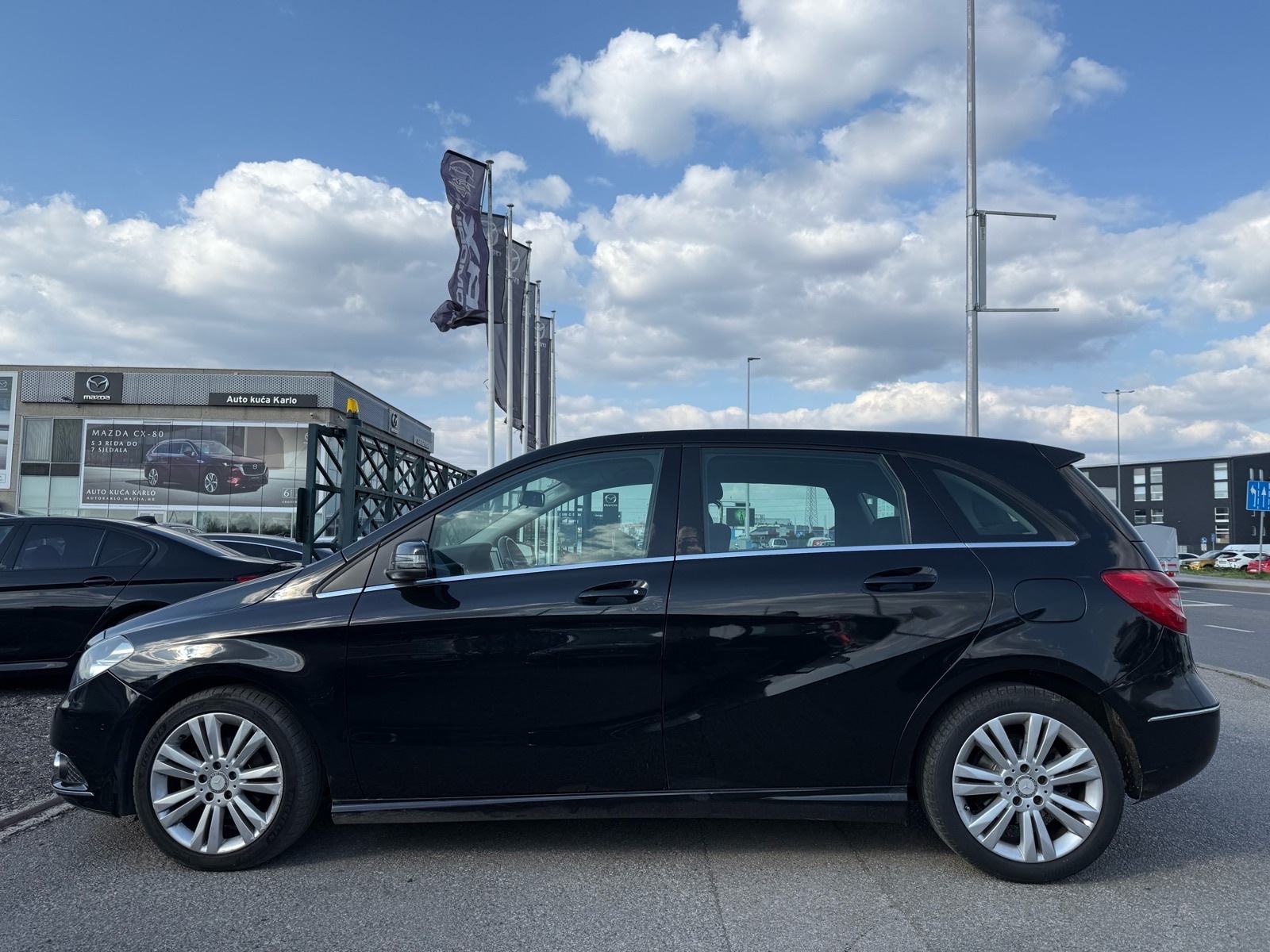 Mercedes B180CDI AUTOMATIK °NIJE UVOZ°PRVI VLASNIK°REG:12/2026°, pogled izvana - slika 4