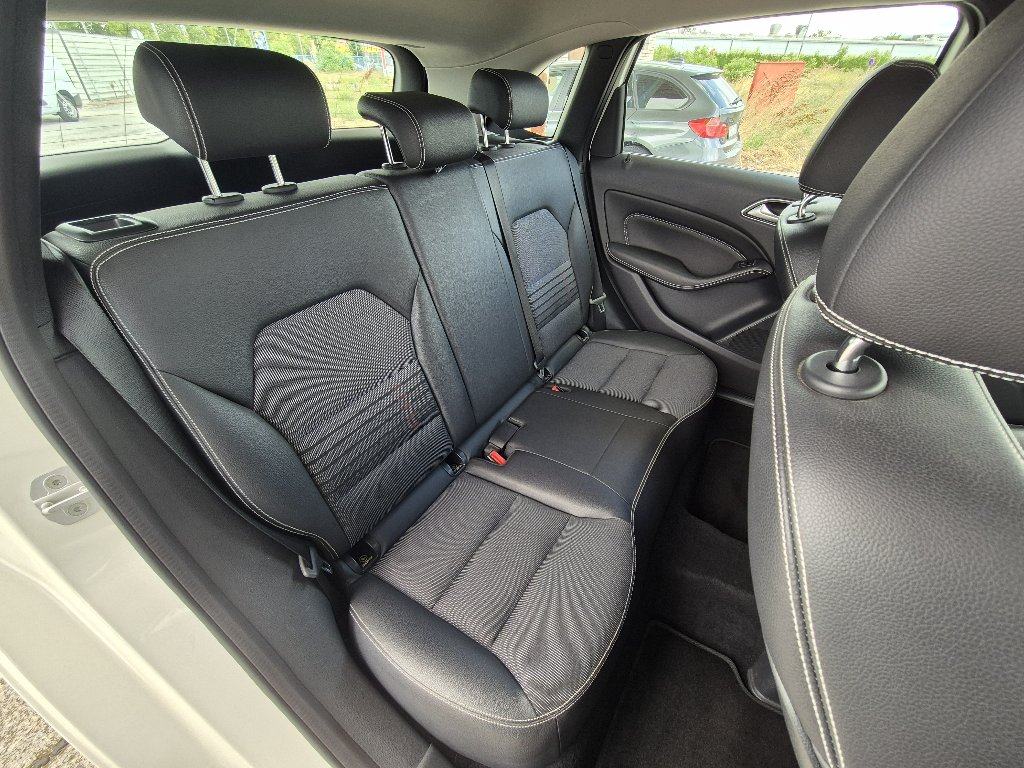 Mercedes B200 CDI SPORT, NAVIGACIJA, KAMERA, PDC, POLUKOŽA, SERVISNA, fotografija 9