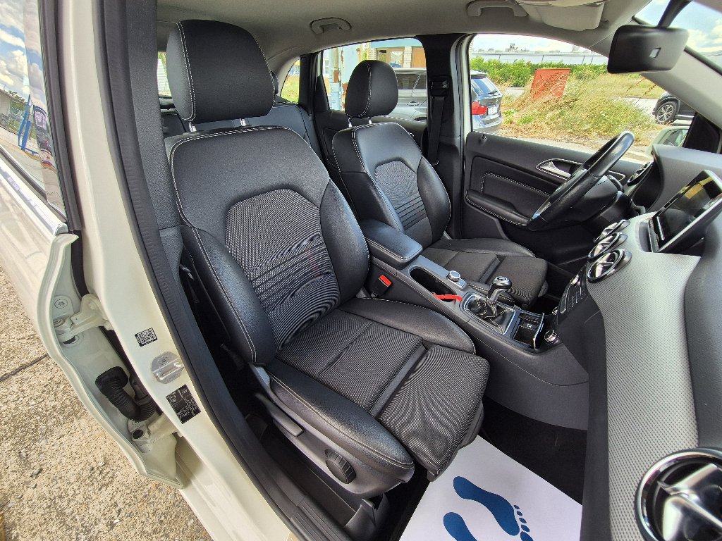 Mercedes B200 CDI SPORT, NAVIGACIJA, KAMERA, PDC, POLUKOŽA, SERVISNA, fotografija 13