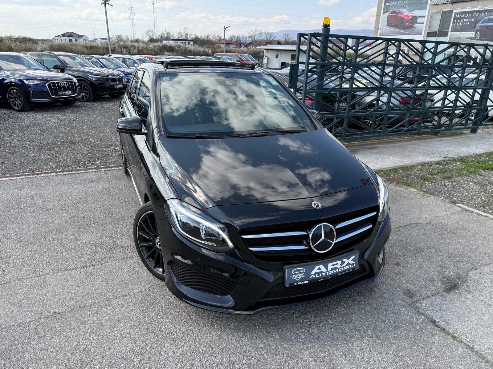 Mercedes B200d AUTOMATIK AMG °NAVI°KAMERA°PANORAMA°ALCANTARA°NIJE UVOZ, fotografija 9