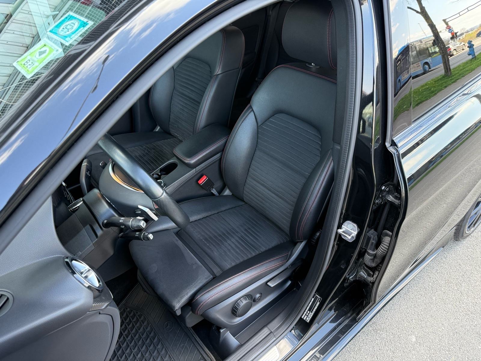 Mercedes B200d AUTOMATIK AMG °NAVI°KAMERA°PANORAMA°ALCANTARA°NIJE UVOZ, fotografija 20