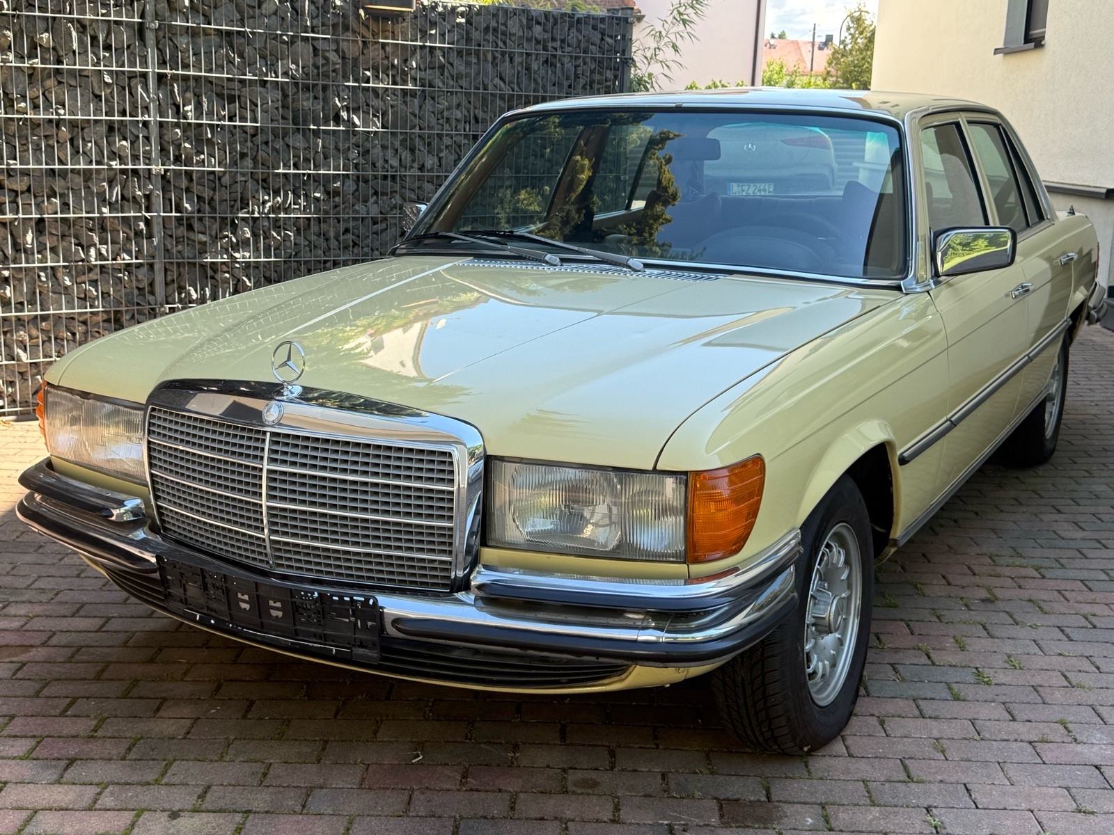 Mercedes-Benz W116 280 automatik, pogled izvana - slika 1