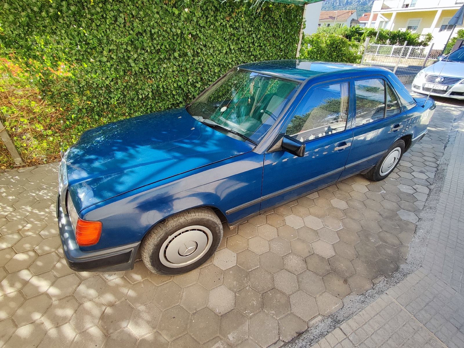 Mercedes-Benz w124 200 D, fotografija 3