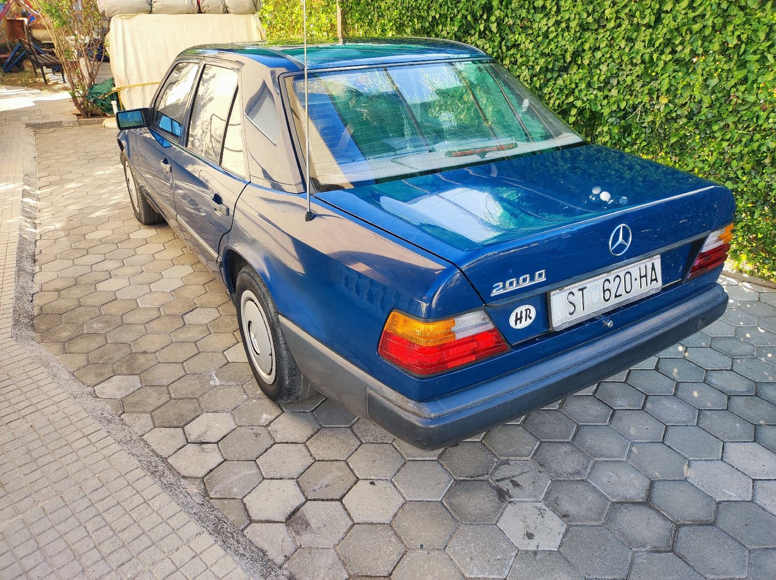 Mercedes-Benz w124 200 D, fotografija 4