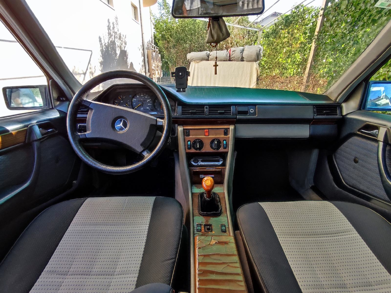 Mercedes-Benz w124 200 D, fotografija 10