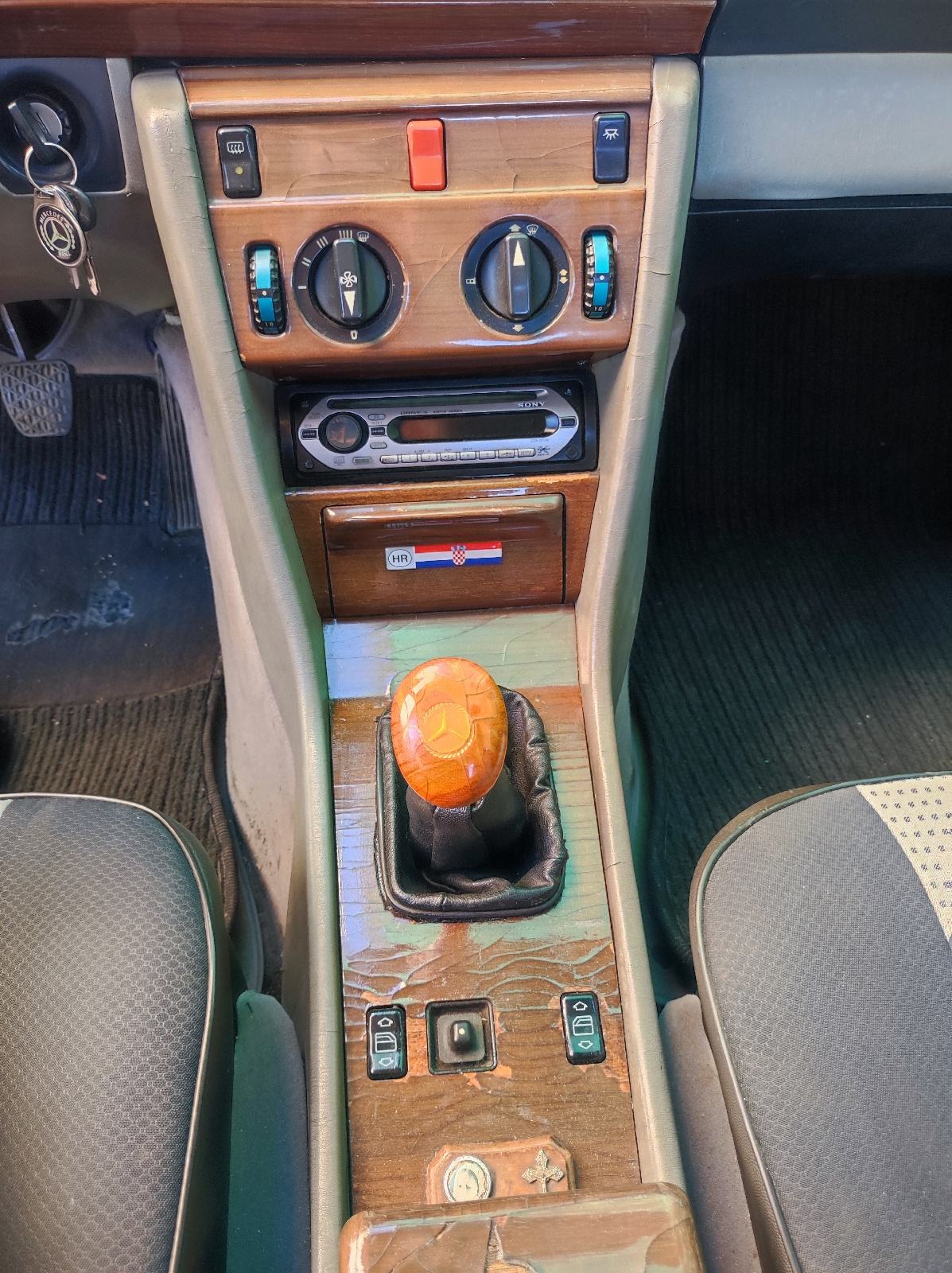 Mercedes-Benz w124 200 D, fotografija 12