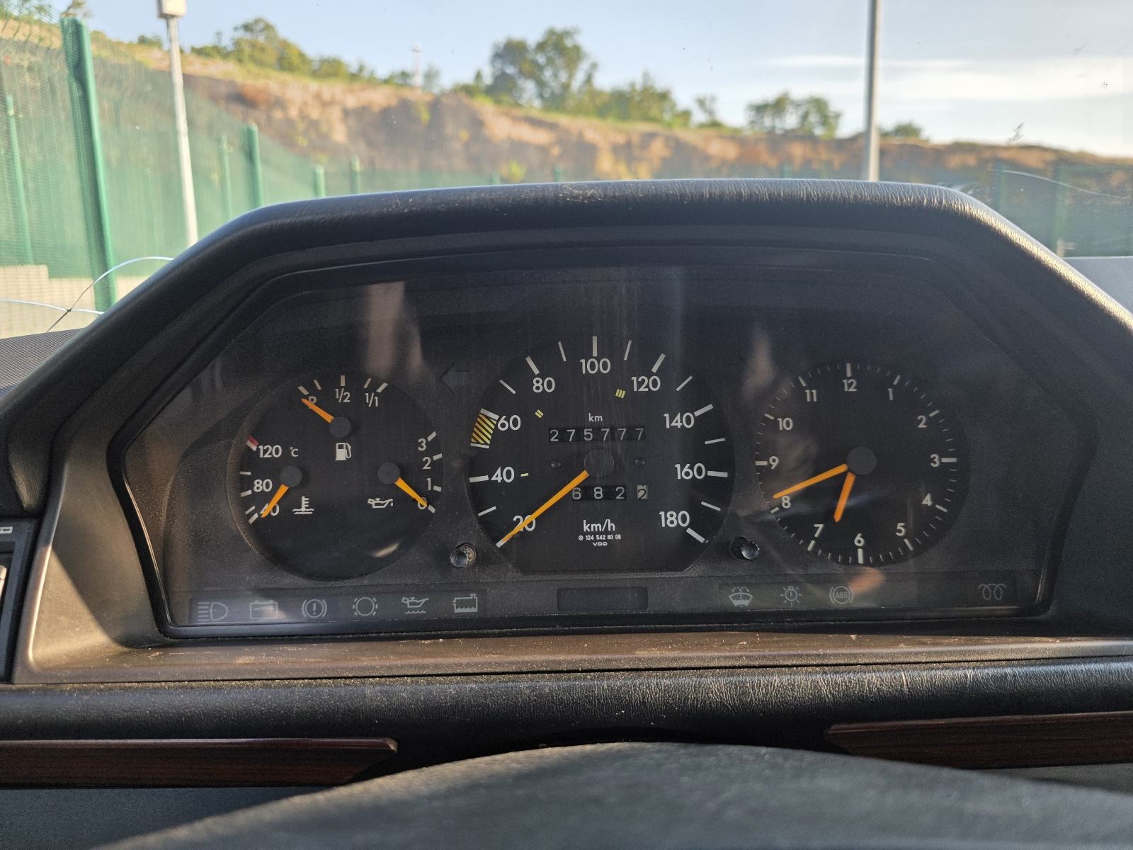 Mercedes-Benz 124 200 D, fotografija 9