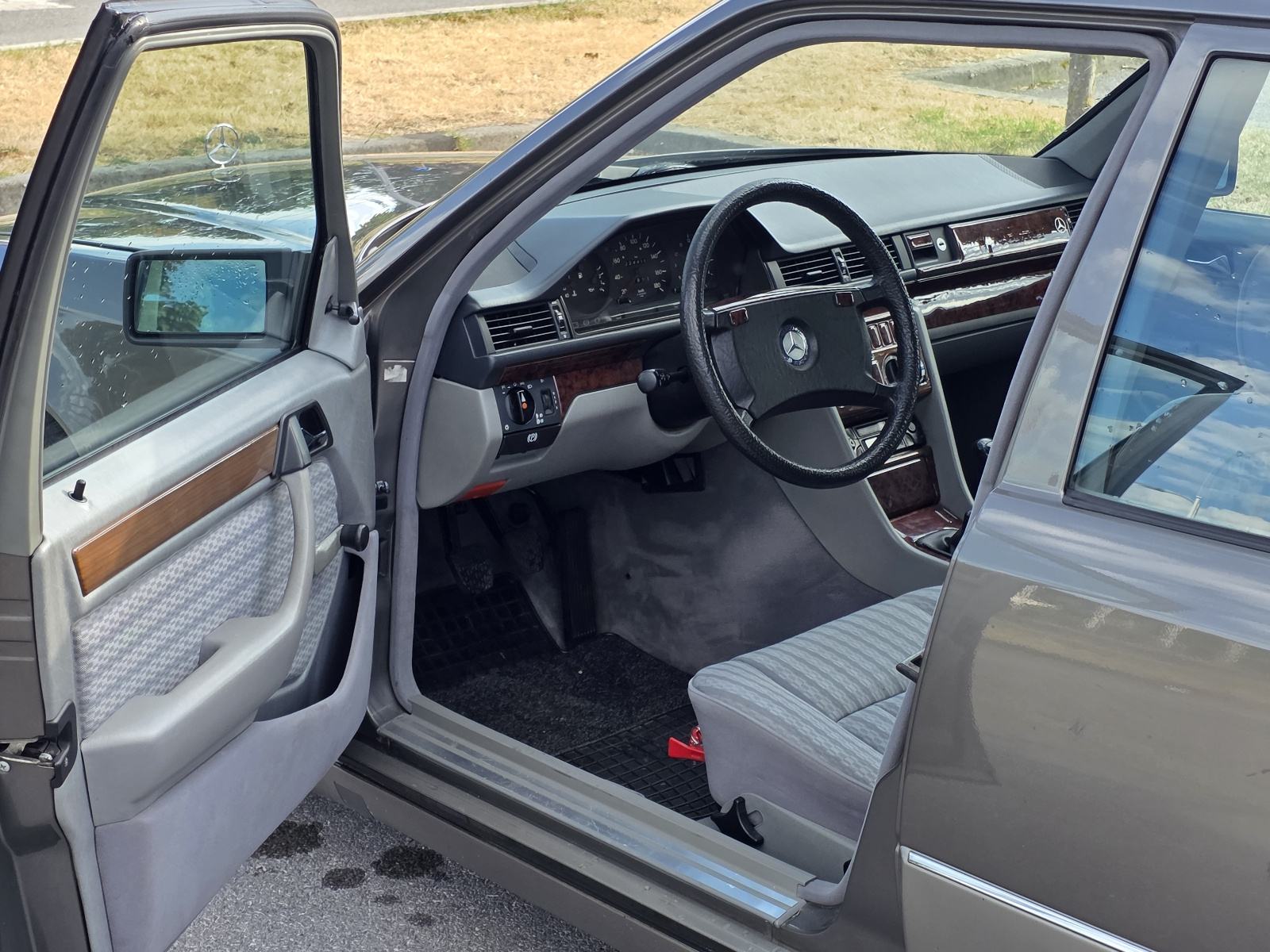 Mercedes-Benz 124 200D, fotografija 6