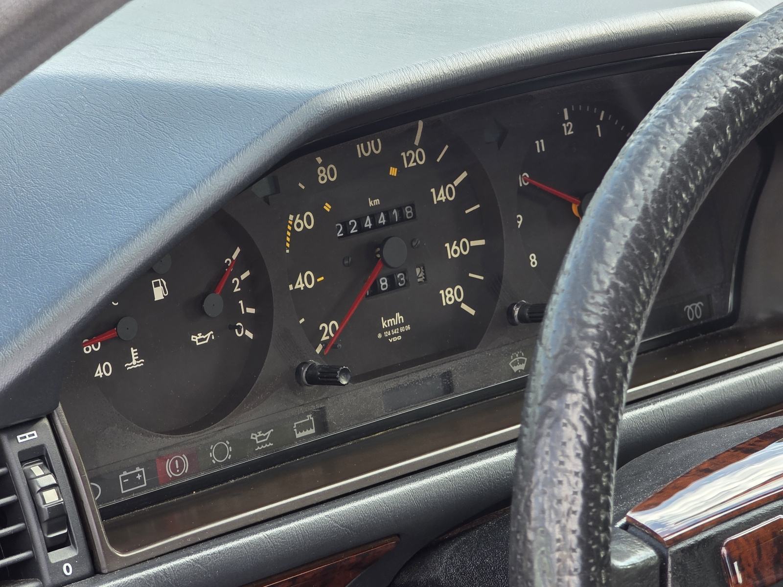 Mercedes-Benz 124 200D, fotografija 9