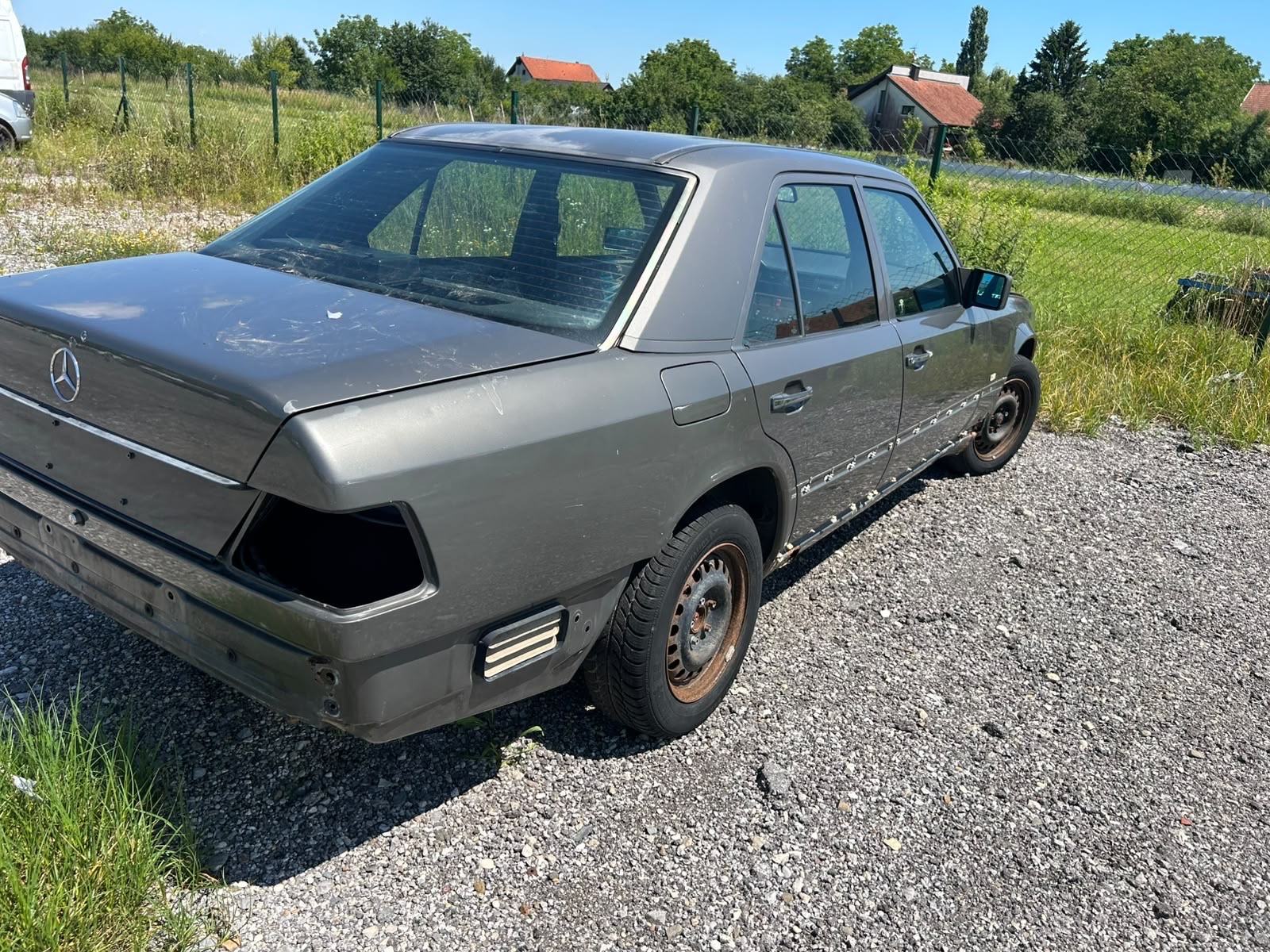 Mercedes-Benz 124 200E, fotografija 8
