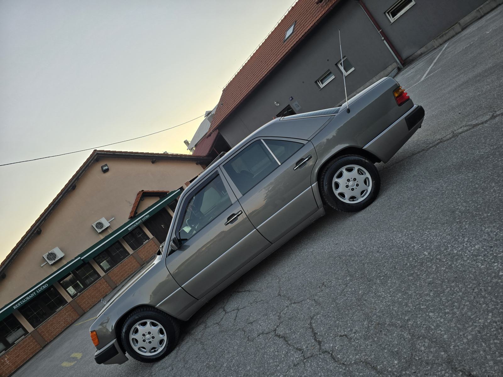 Mercedes-Benz 124 250 D Servo,Alu-Felge,El.Siber,Kao Nov Kredit-Zamj, fotografija 6