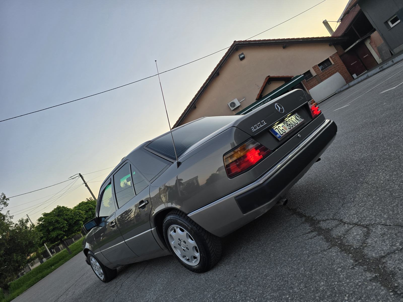 Mercedes-Benz 124 250 D Servo,Alu-Felge,El.Siber,Kao Nov Kredit-Zamj, fotografija 8