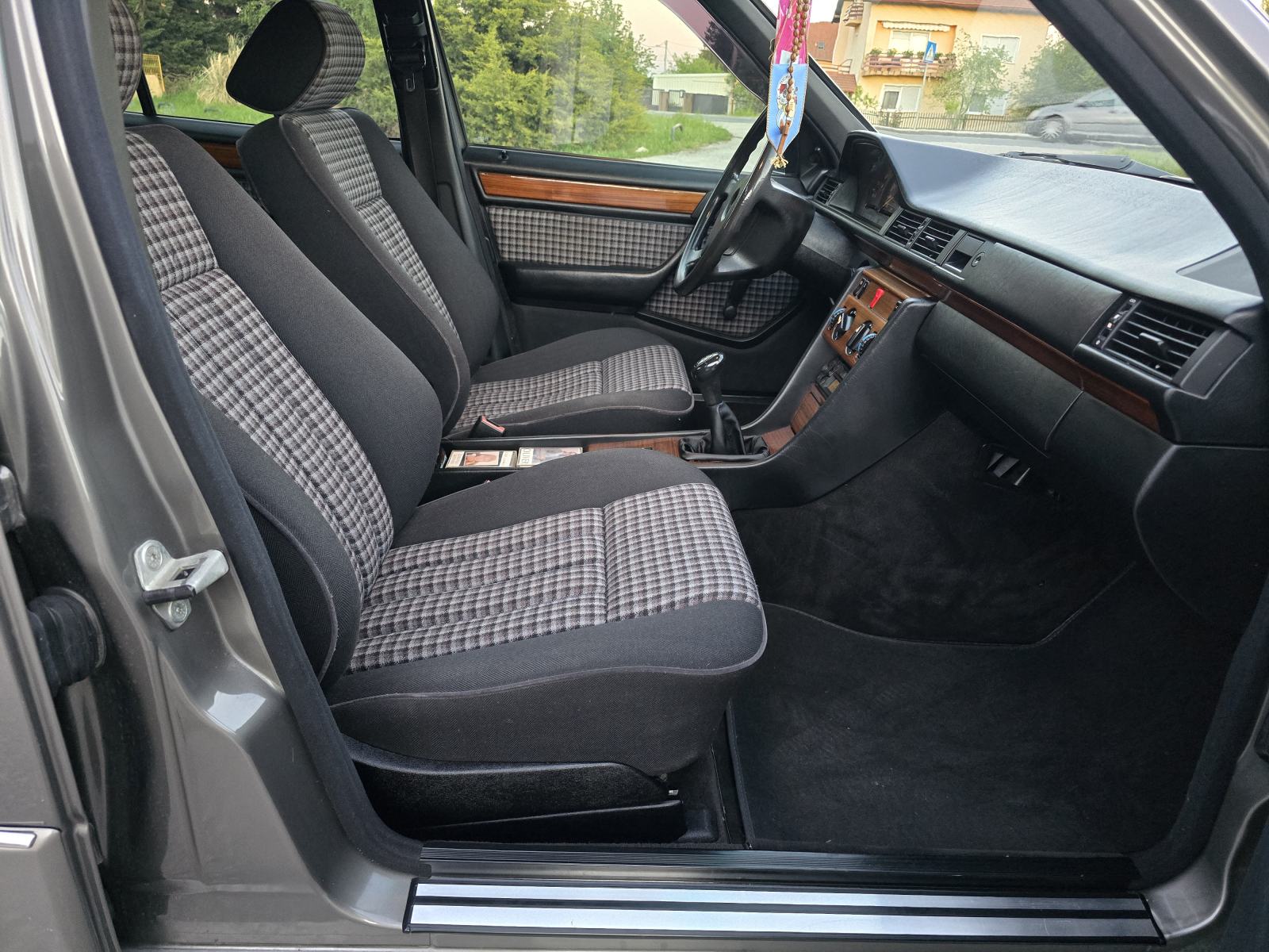 Mercedes-Benz 124 250 D Servo,Alu-Felge,El.Siber,Kao Nov Kredit-Zamj, fotografija 12