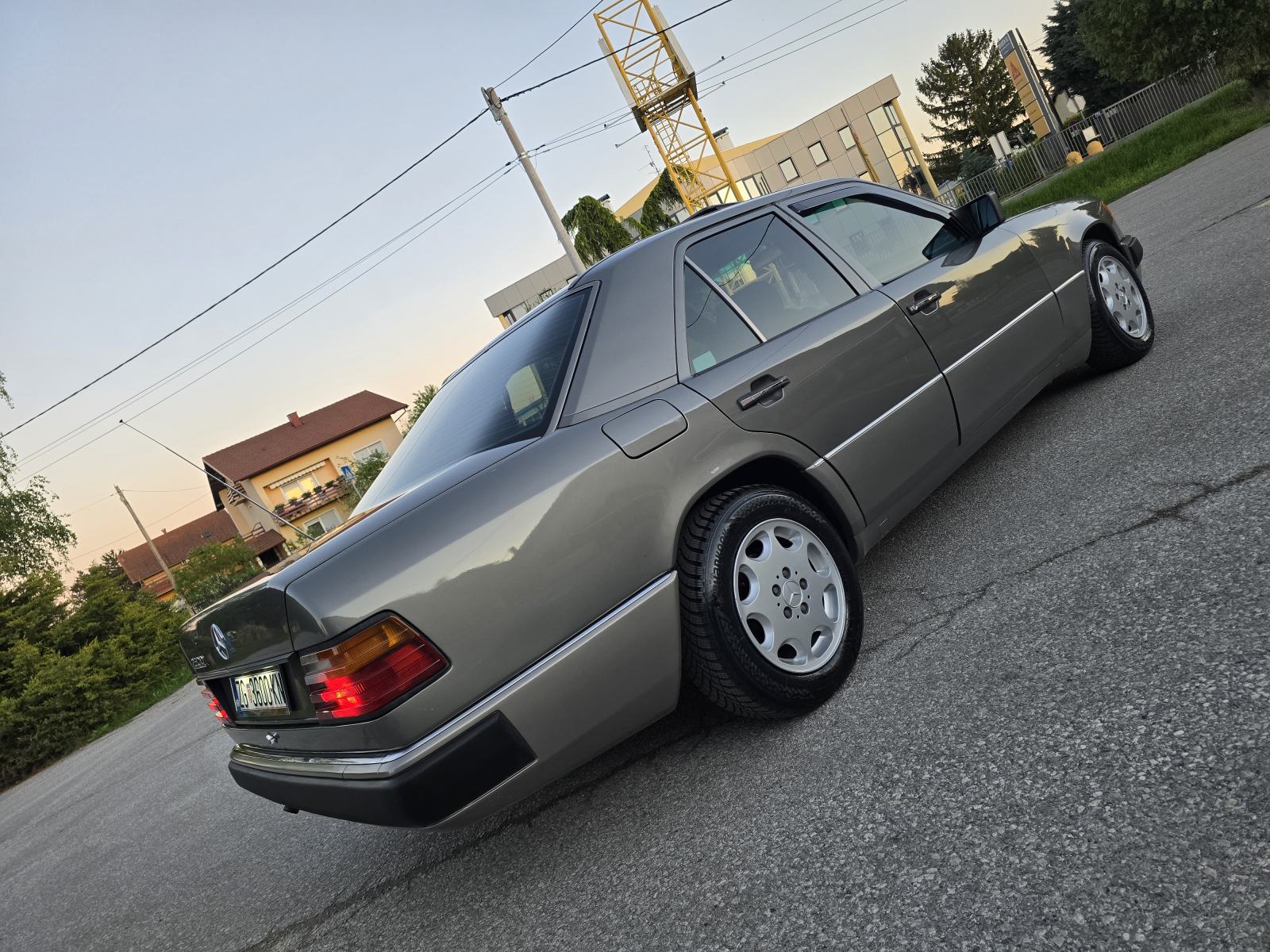 Mercedes-Benz 124 250 D Servo,Alu-Felge,El.Siber,Kao Nov Kredit-Zamj, fotografija 7