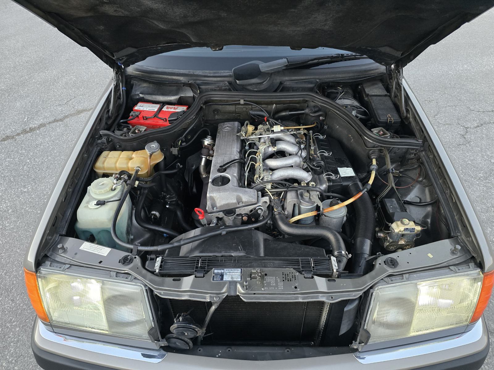 Mercedes-Benz 124 250 D Servo,Alu-Felge,El.Siber,Kao Nov Kredit-Zamj, fotografija 20