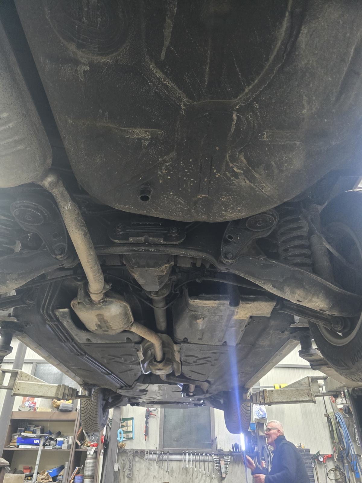 Mercedes-Benz 124 250 D Servo,Alu-Felge,El.Siber,Kao Nov Kredit-Zamj, fotografija 18