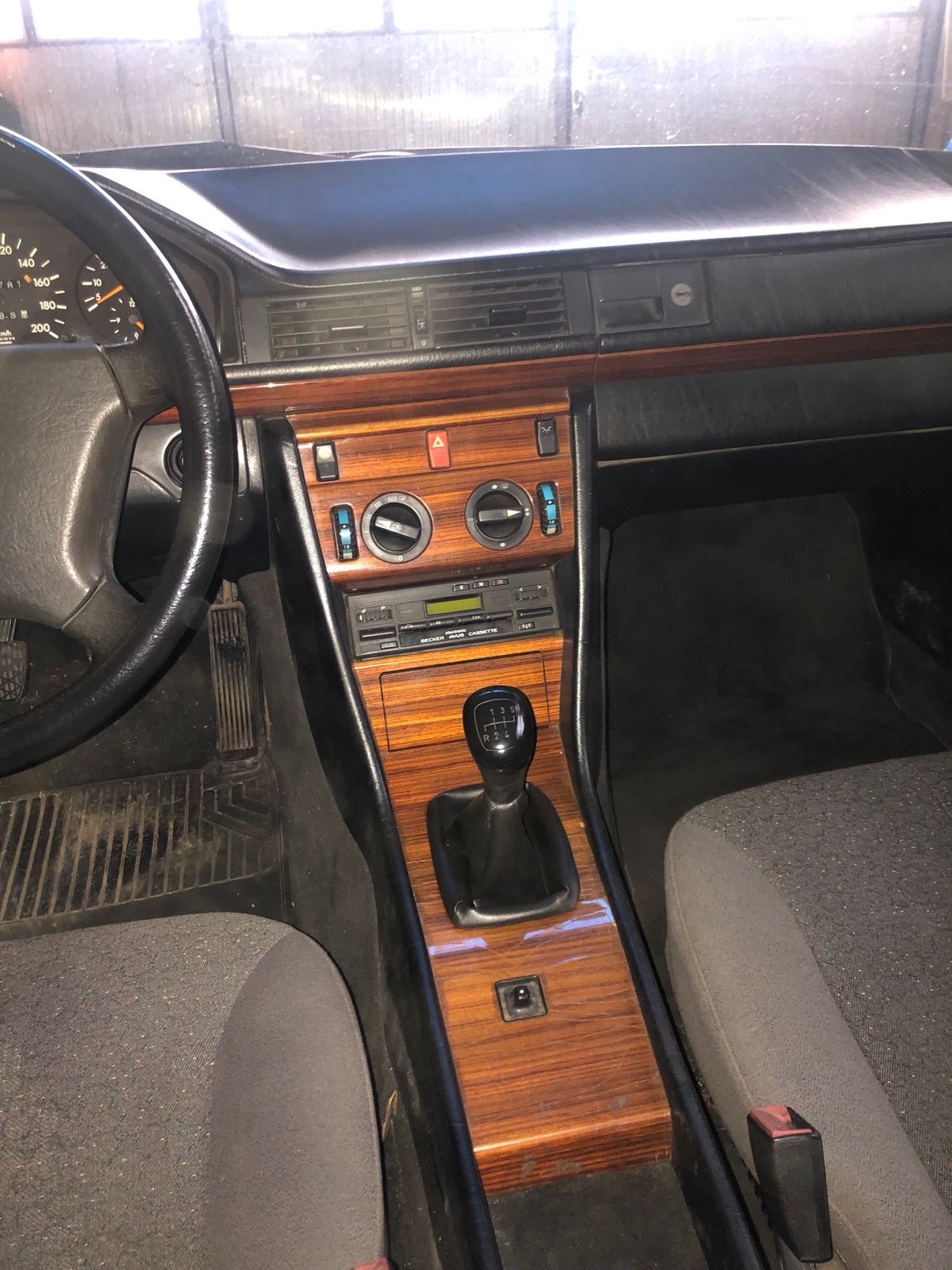 Mercedes-Benz 124 250 D, fotografija 9