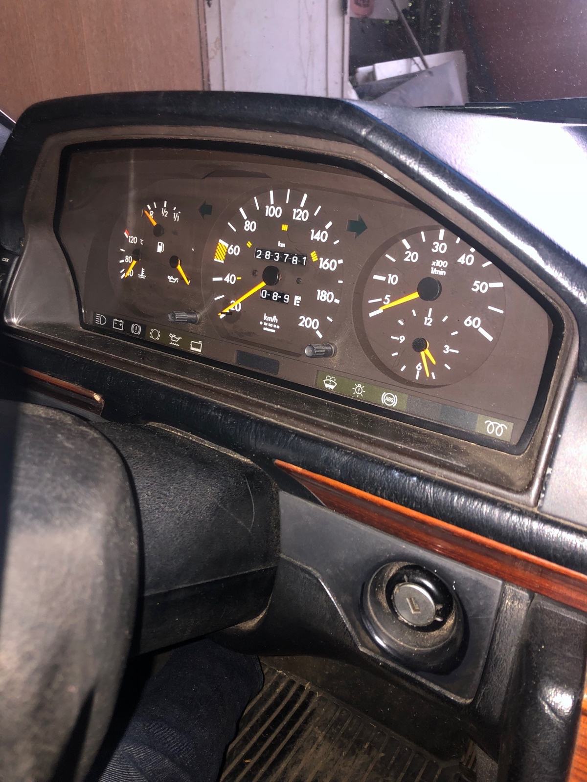 Mercedes-Benz 124 250 D, fotografija 10
