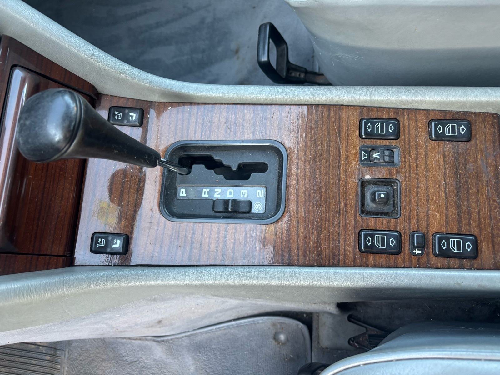 Mercedes-Benz 124 300 Benzin automatik Top stanje 1 Vlasnik, fotografija 2