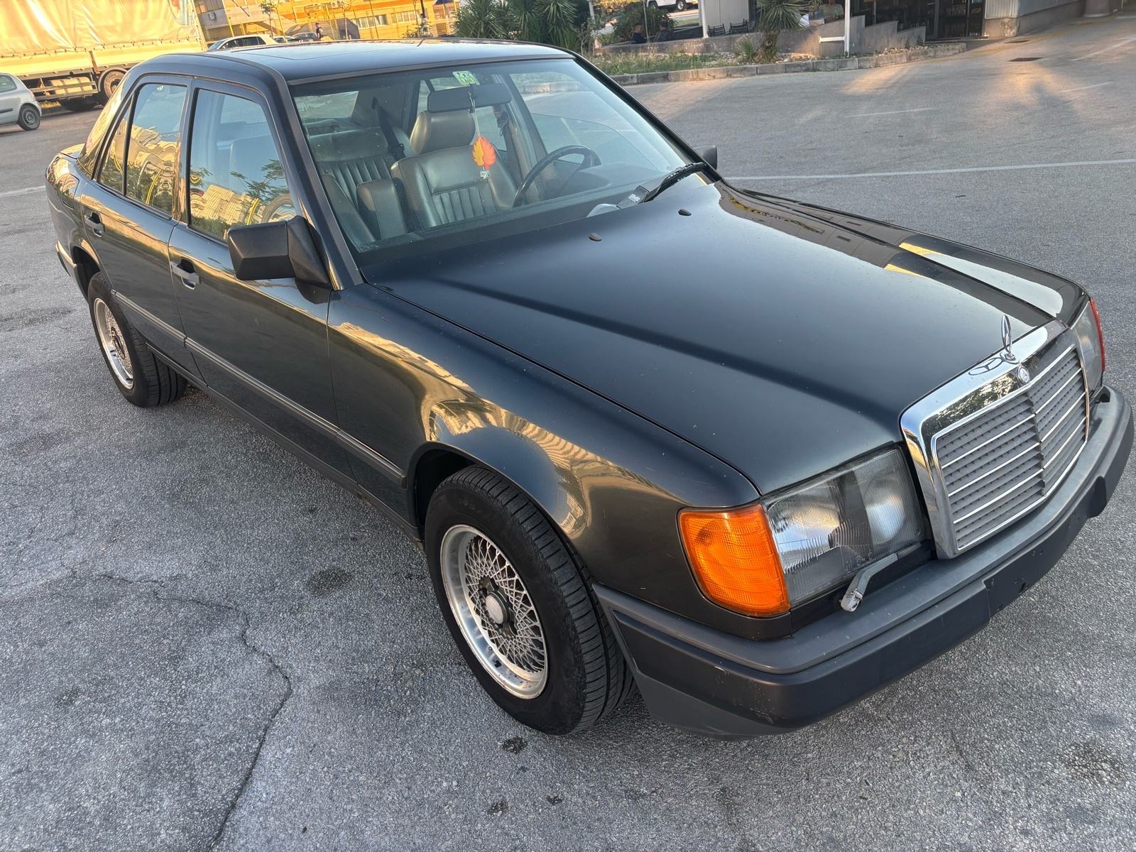 Mercedes-Benz 124 300 Benzin automatik Top stanje 1 Vlasnik, fotografija 4