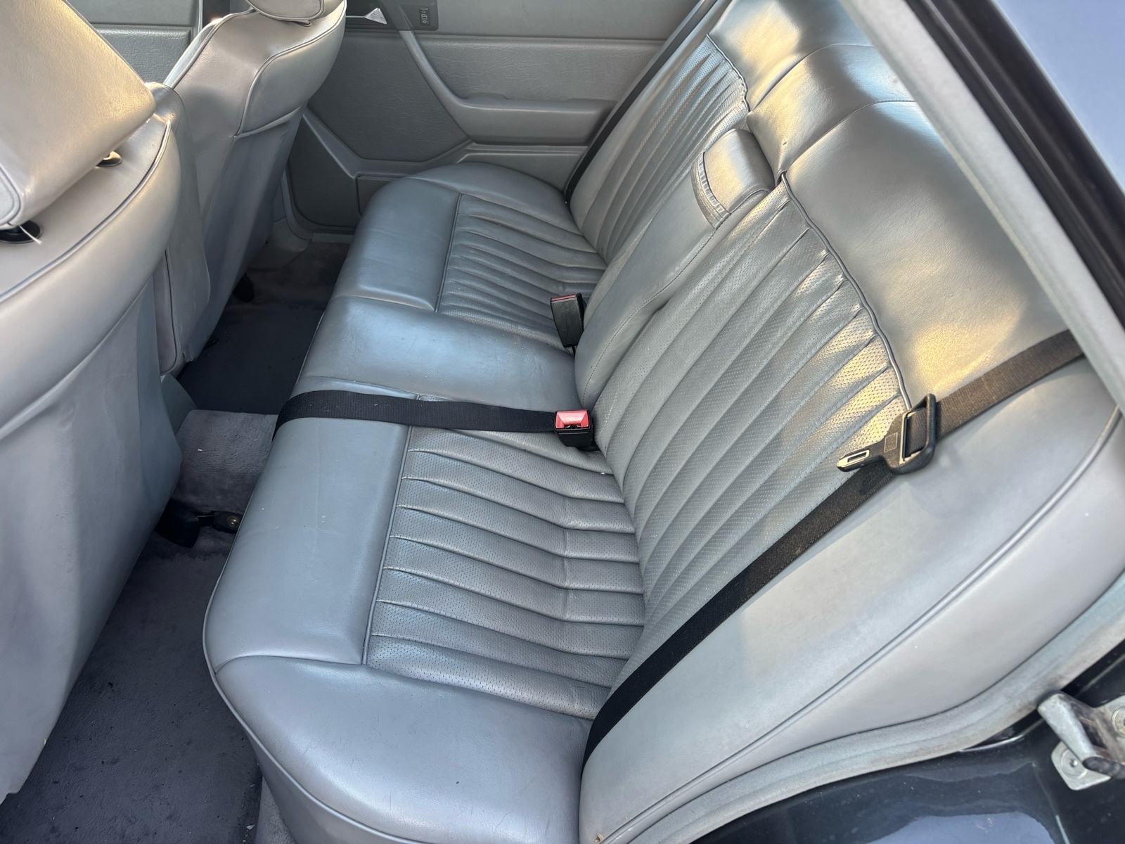 Mercedes-Benz 124 300 Benzin automatik Top stanje 1 Vlasnik, fotografija 5