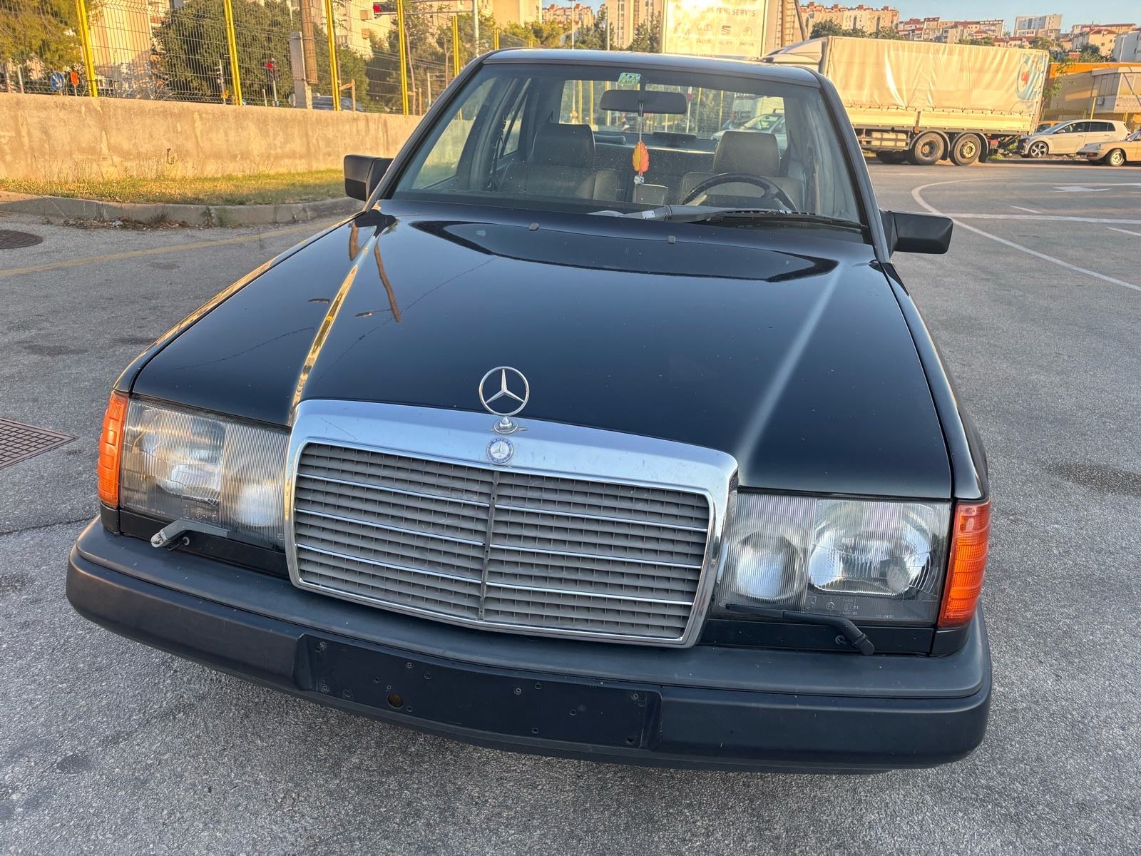 Mercedes-Benz 124 300 Benzin automatik Top stanje 1 Vlasnik, fotografija 7