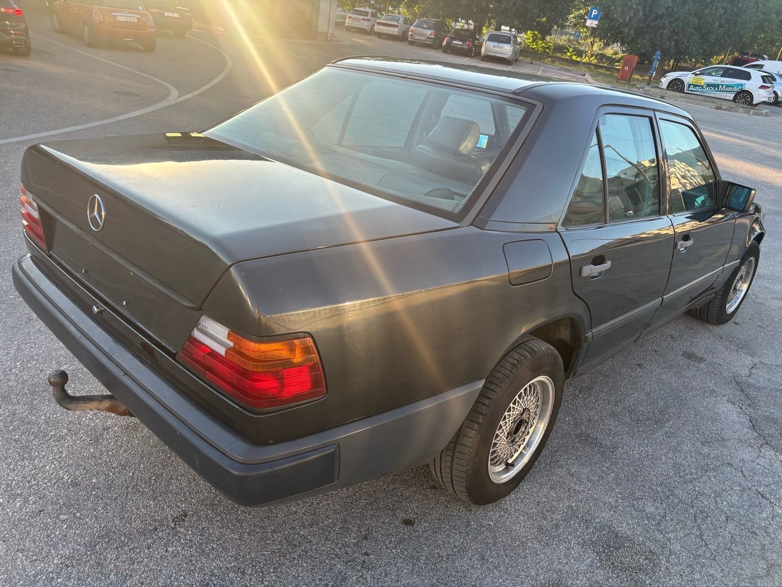 Mercedes-Benz 124 300 Benzin automatik Top stanje 1 Vlasnik, fotografija 8