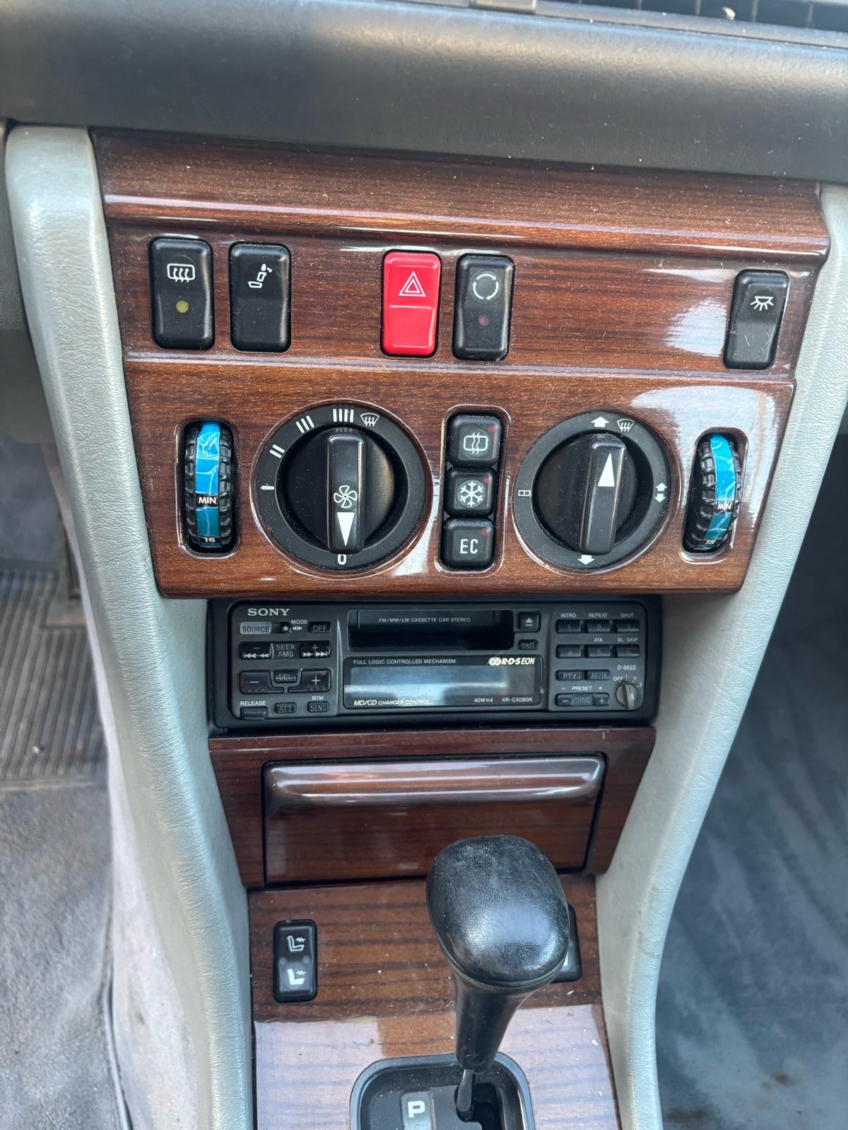 Mercedes-Benz 124 300 Benzin automatik Top stanje 1 Vlasnik, fotografija 9