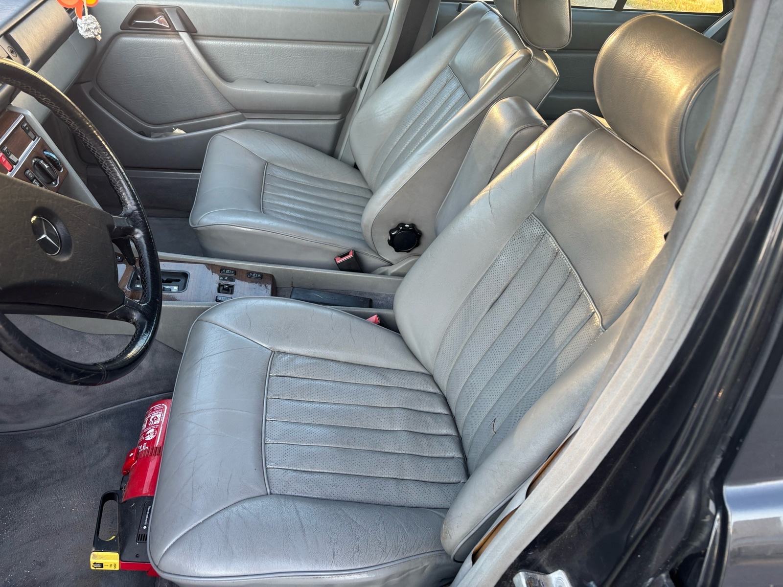 Mercedes-Benz 124 300 Benzin automatik Top stanje 1 Vlasnik, fotografija 10