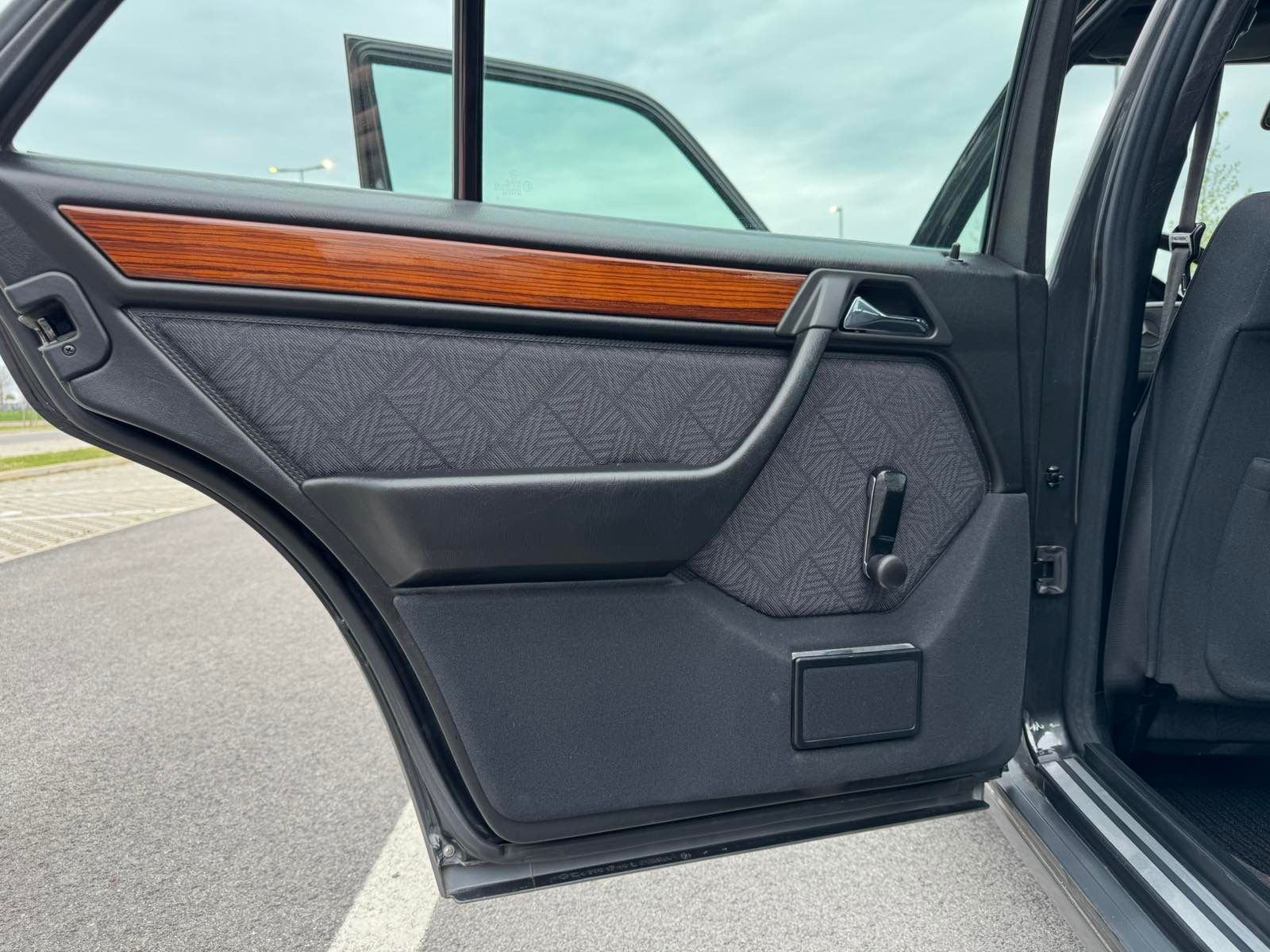 Mercedes-Benz 124 E200 M111 automatik, fotografija 16