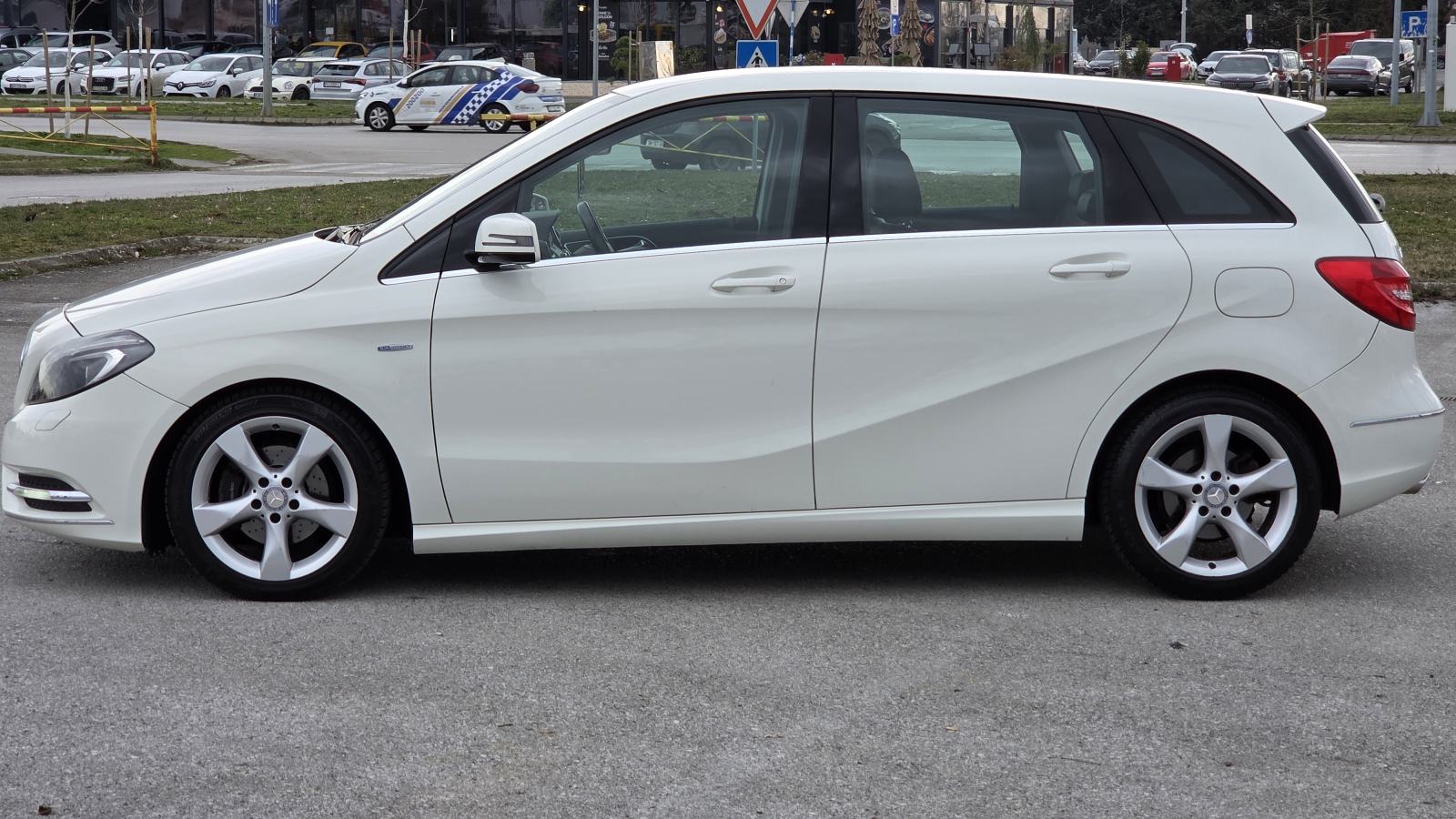 Mercedes-Benz 180 180CDI SPORT 206TKM XENON LED NAVI KAMERA NA IME KUP, pogled izvana - slika 4